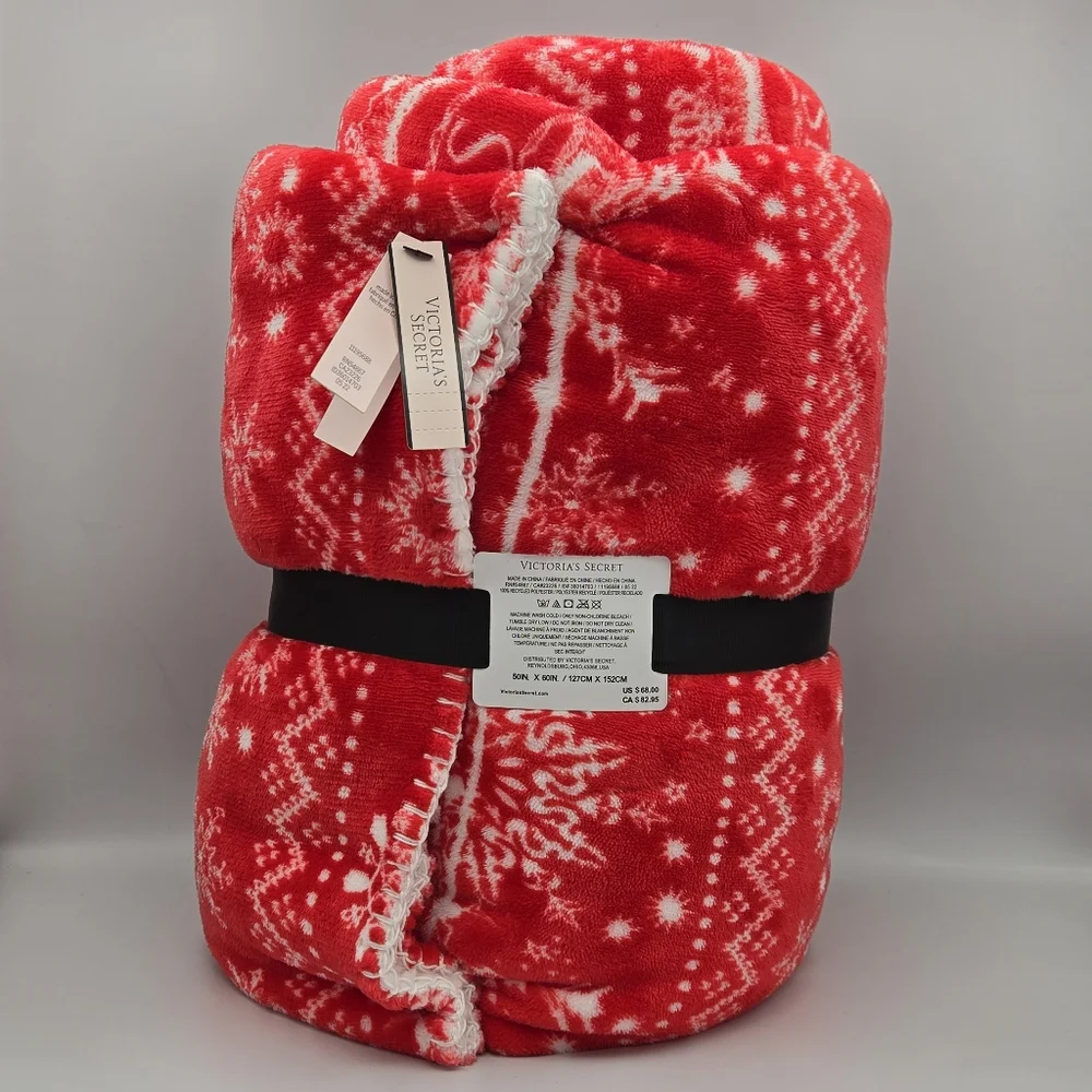 Victoria’s Secret Winter Sherpa Blanket
